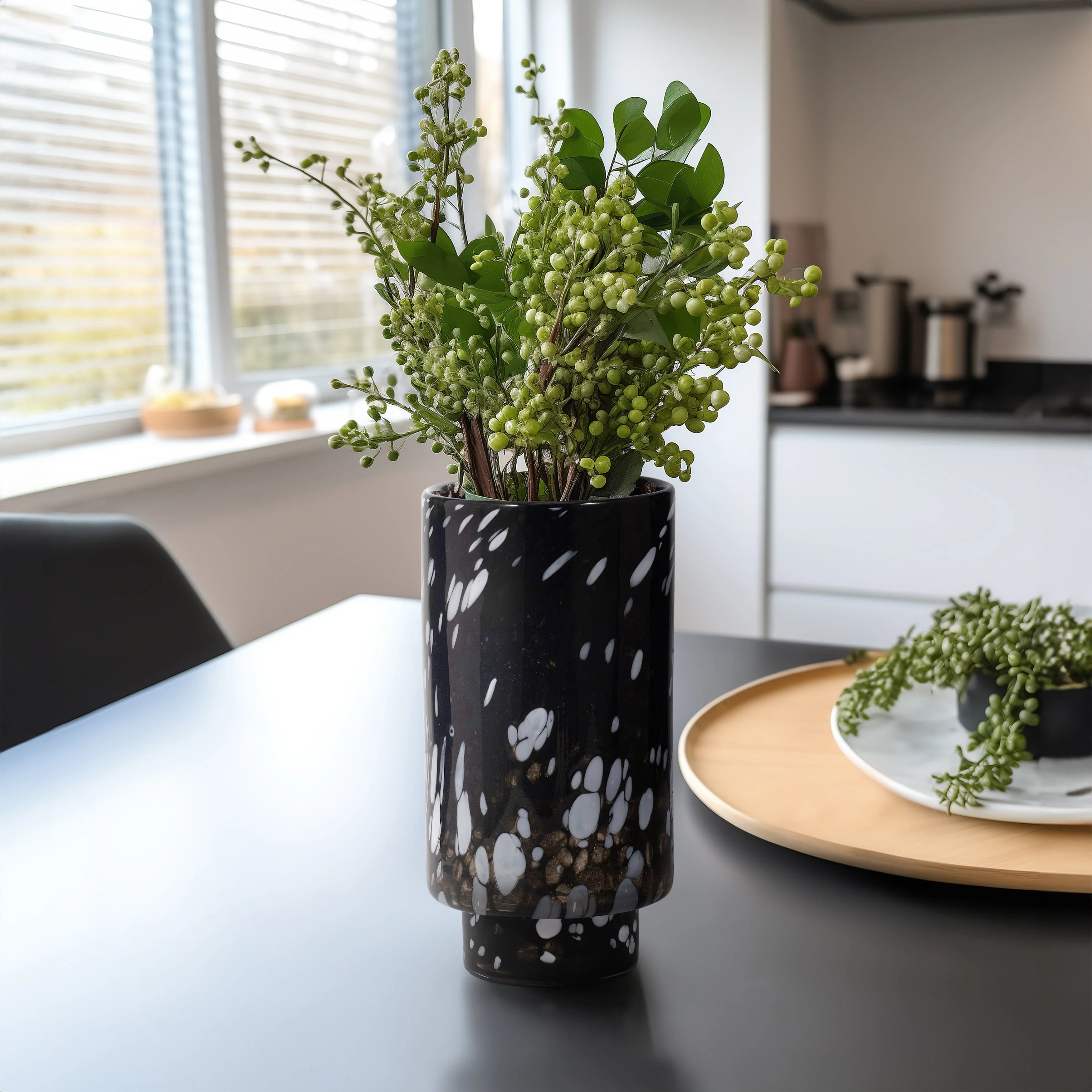13" Hennie Large Black & White Glass Vase - Image 9