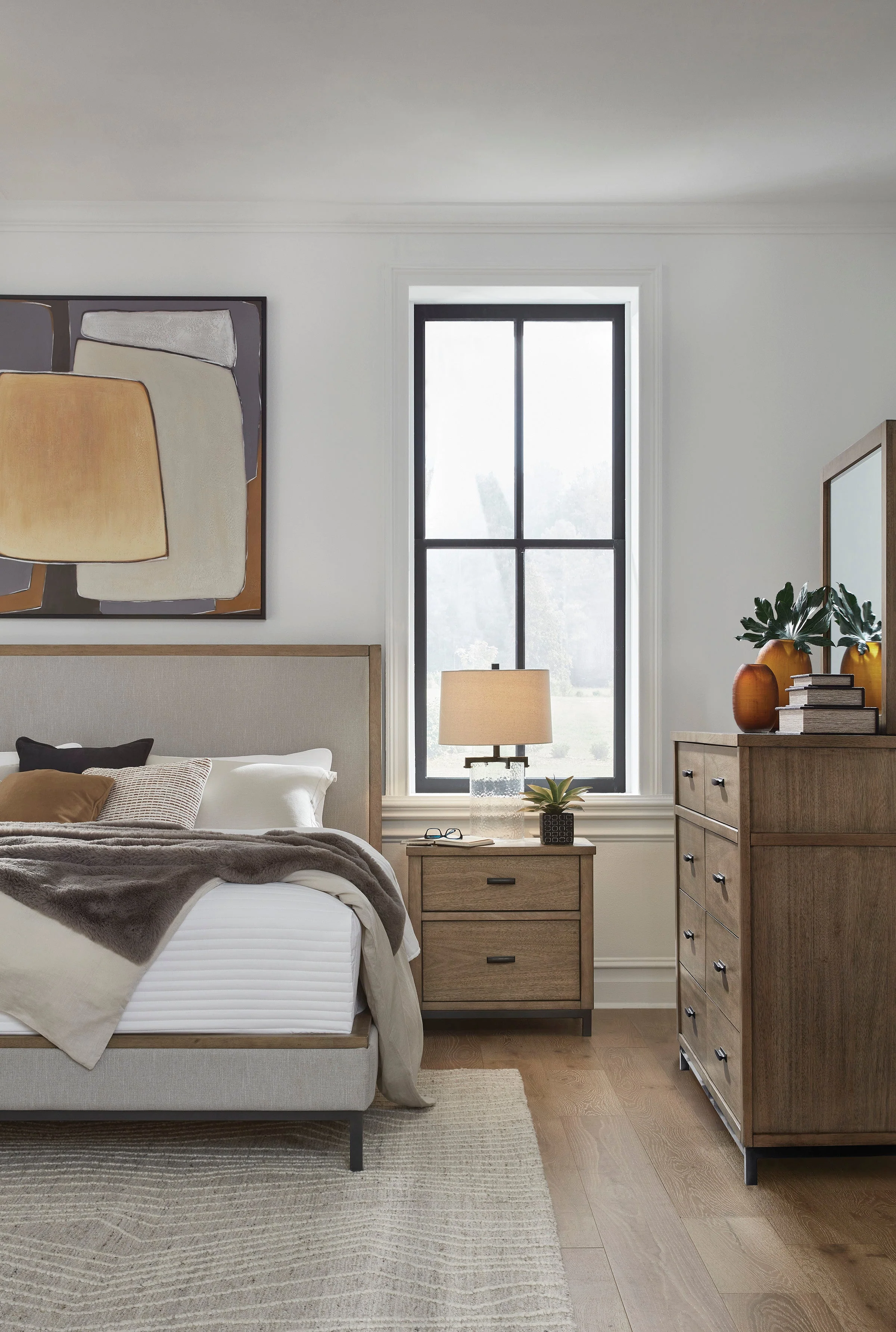 Tomtyn King Upholstered Bedroom - Image 3