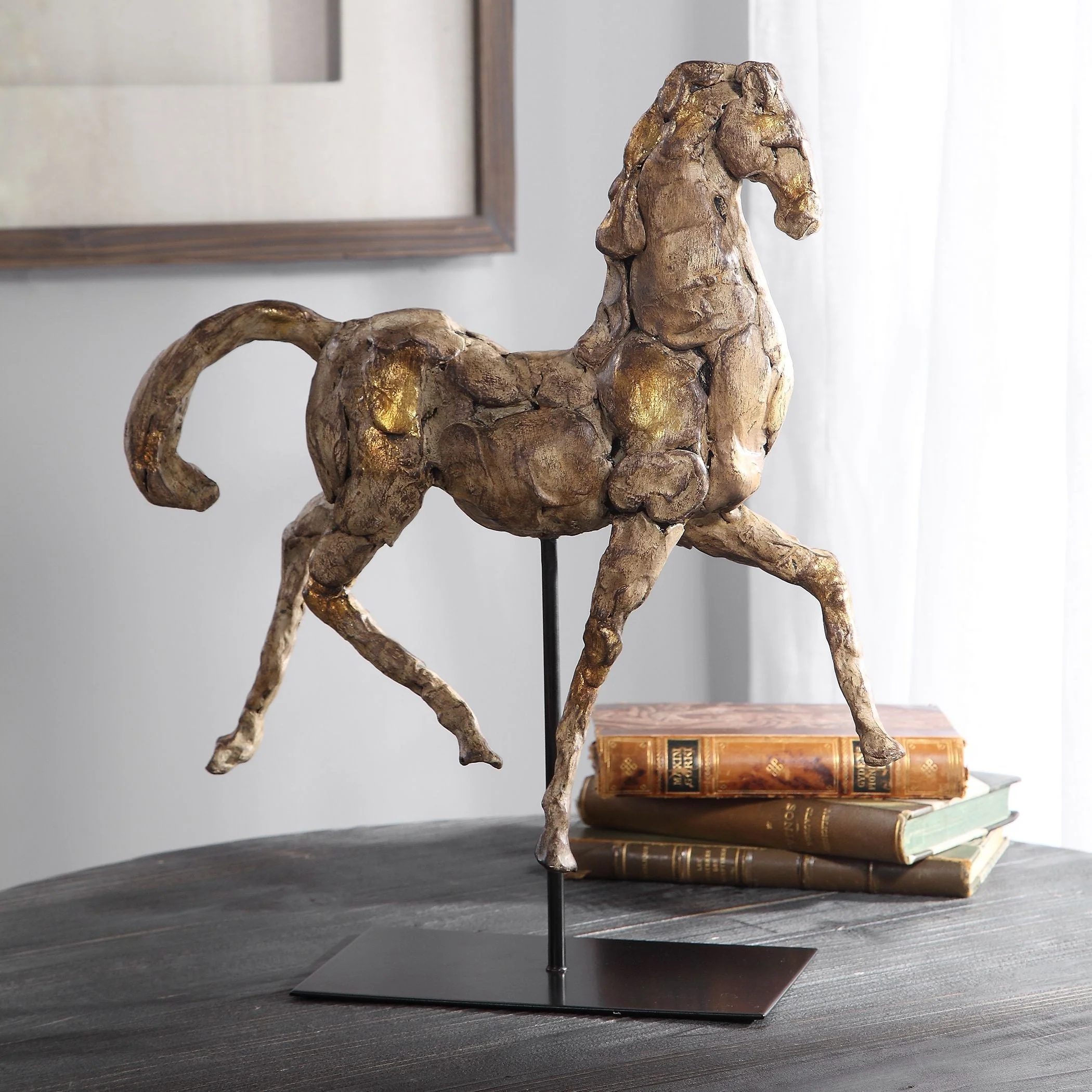 Caballo Dorado Sculpture - Image 2