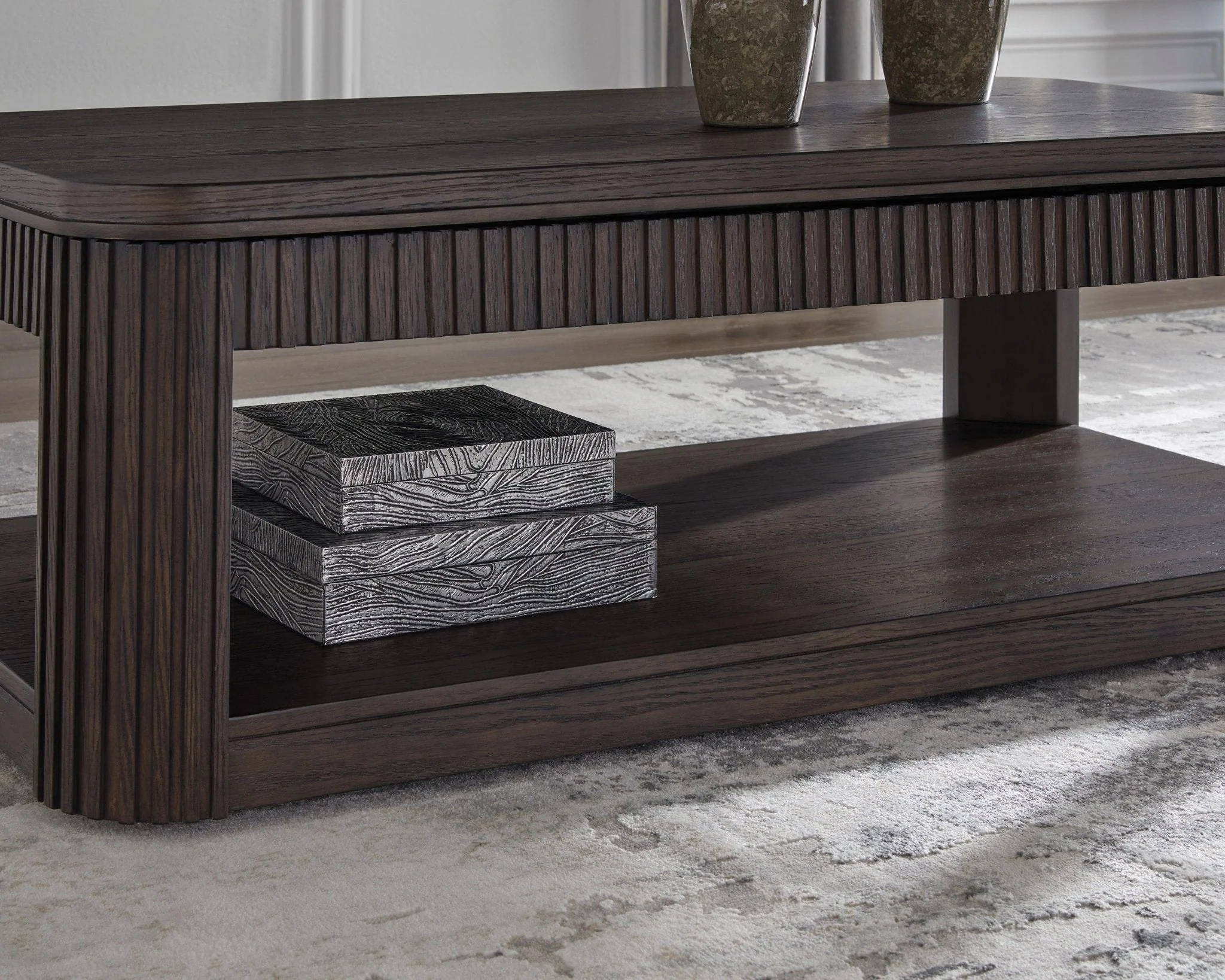 Carlibrie Lift Top Cocktail Table|Ashley Homestore - Image 5