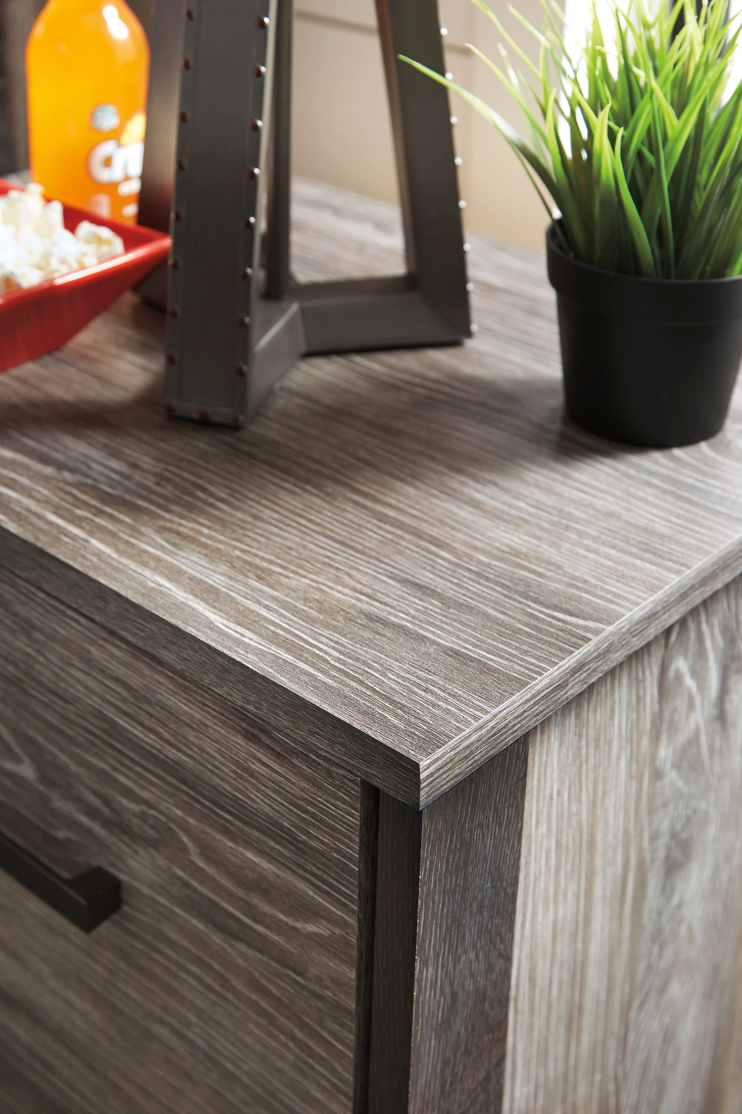 Cazenfeld Nightstand - Image 6