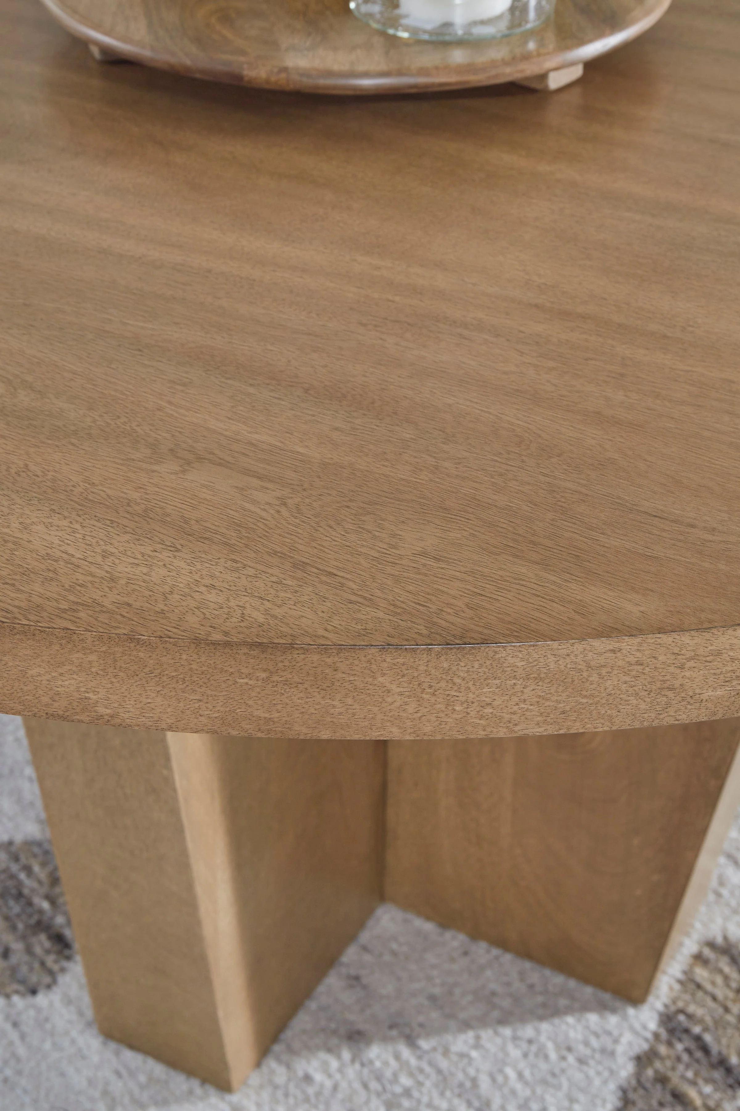 D794-50Set2 Kristiland Dining Room - Image 6
