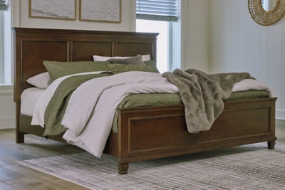 Danabrin King Panel Bed - Image 2