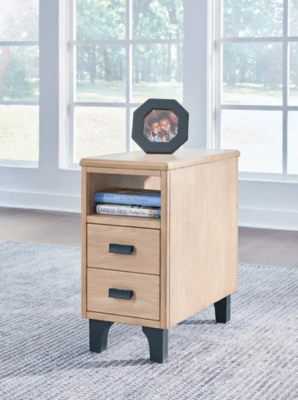 Freslowe Chairside End Table - Image 2