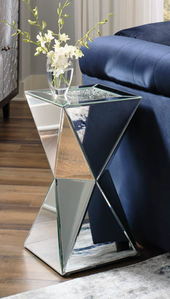 Gillrock Accent Table - Image 4