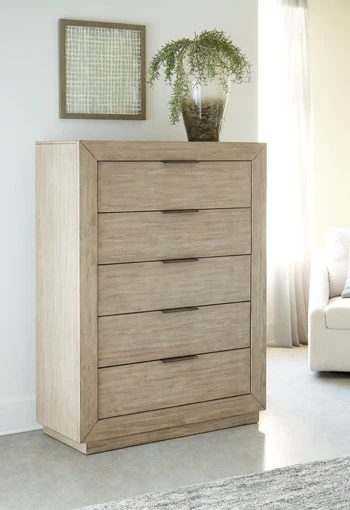 Hennington Chest of Drawers - Image 5