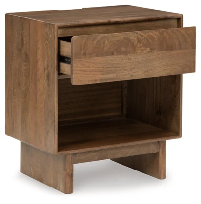 Isanti King Panel Bedroom - Image 9