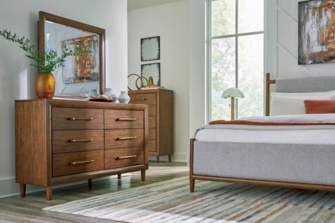 Lyncott King Upholstered Set - Image 12