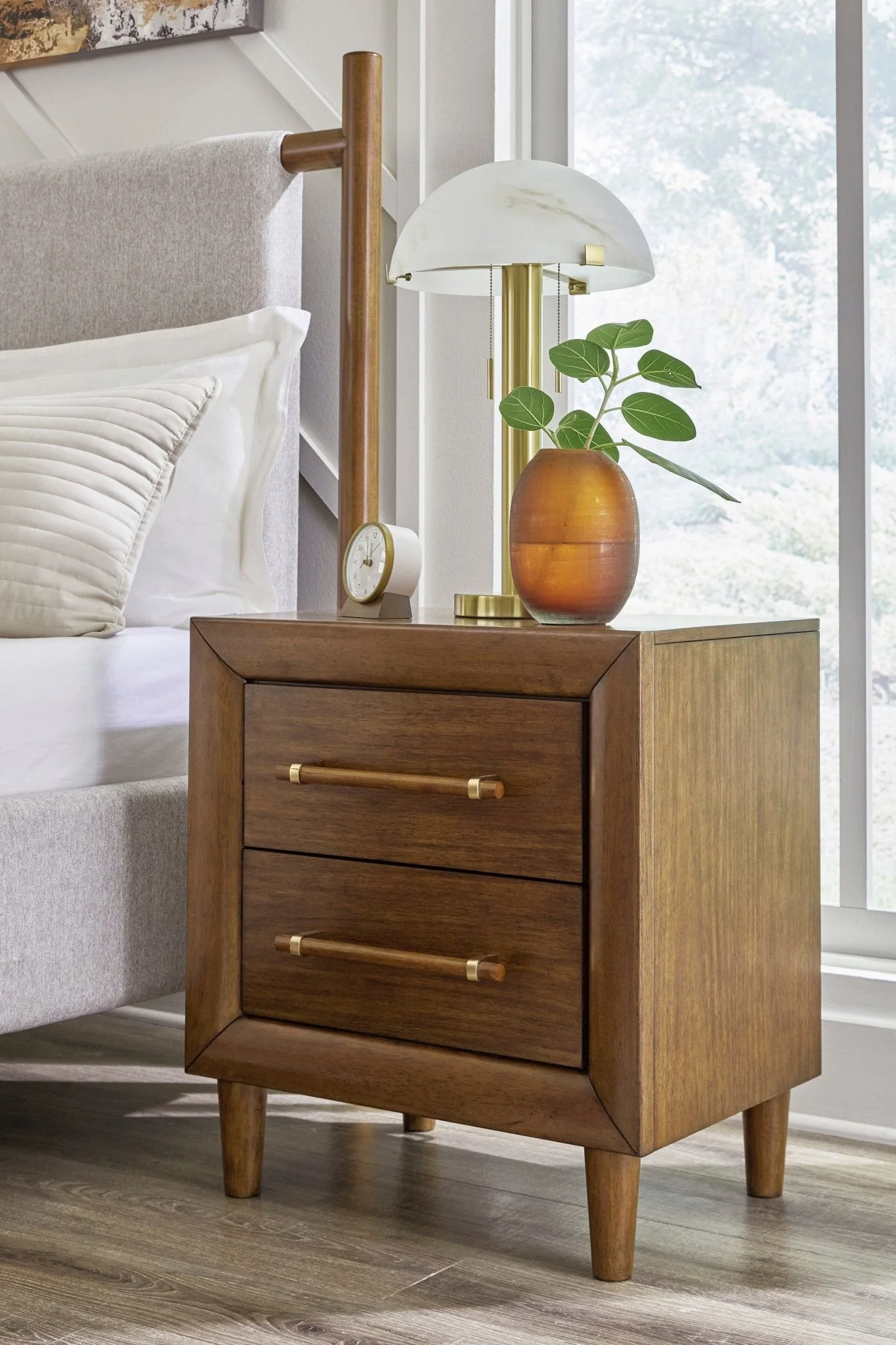 Lyncott King Upholstered Set - Image 2