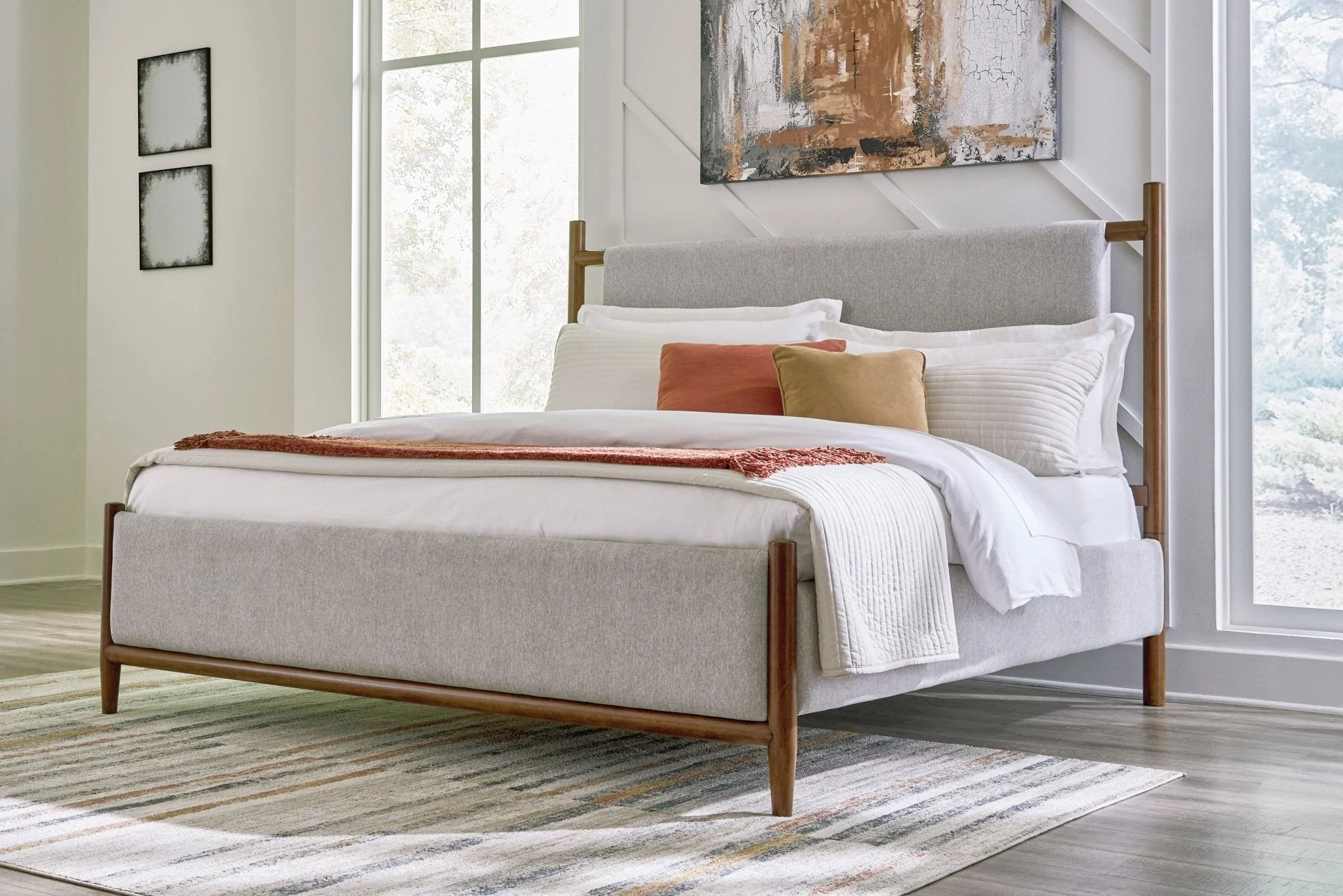 Lyncott King Upholstered Set - Image 3