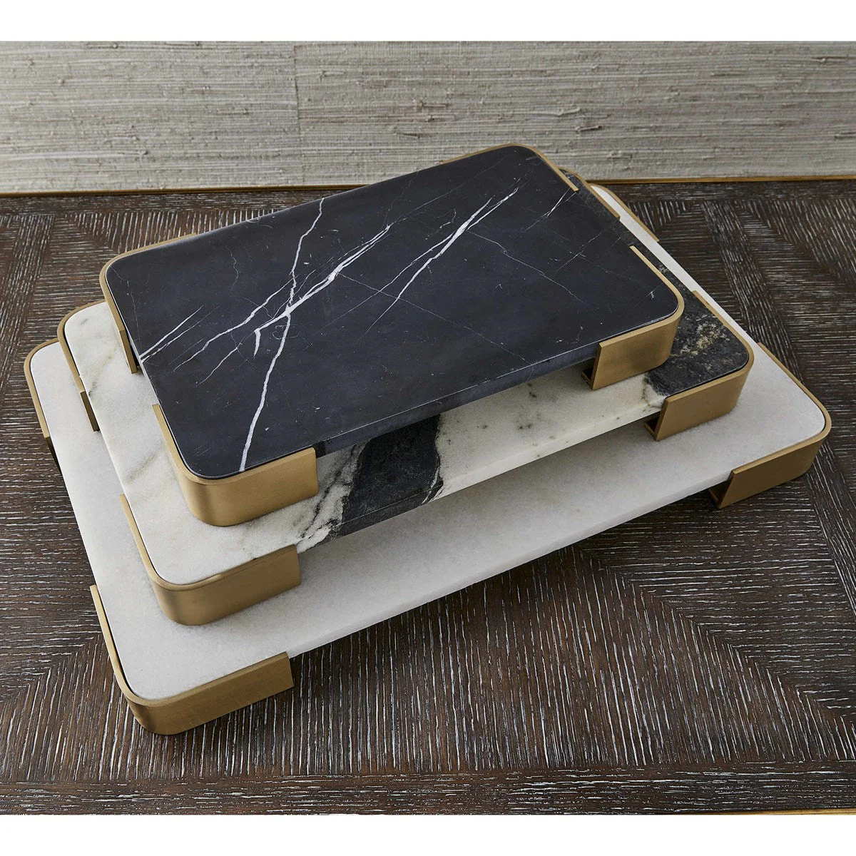 R18021-UTT | Elevated Tray/Plateau - White Marble Large