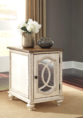 Realyn Chairside End Table - Image 5