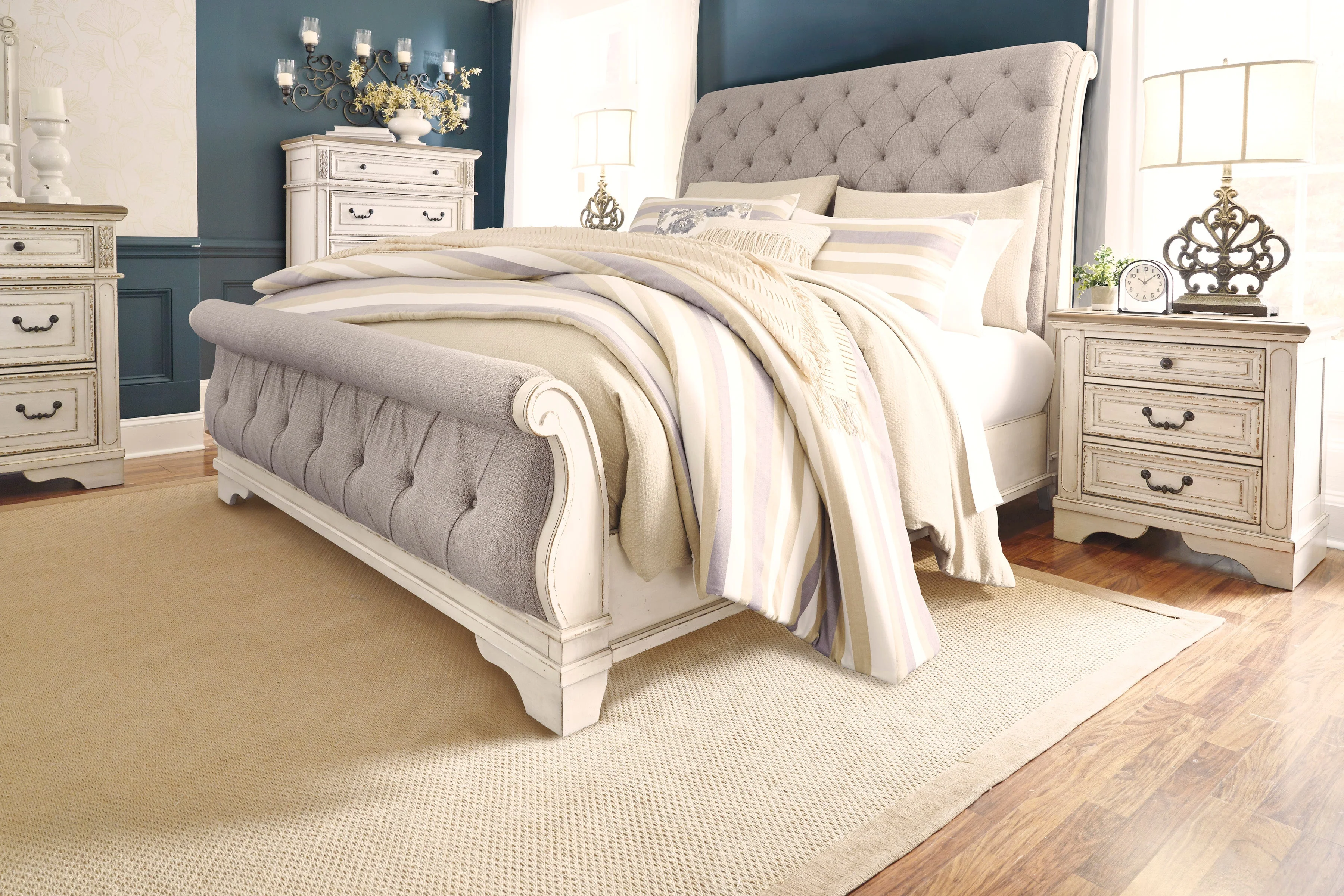 Realyn King Bed B743-KingSleighBed - Image 3