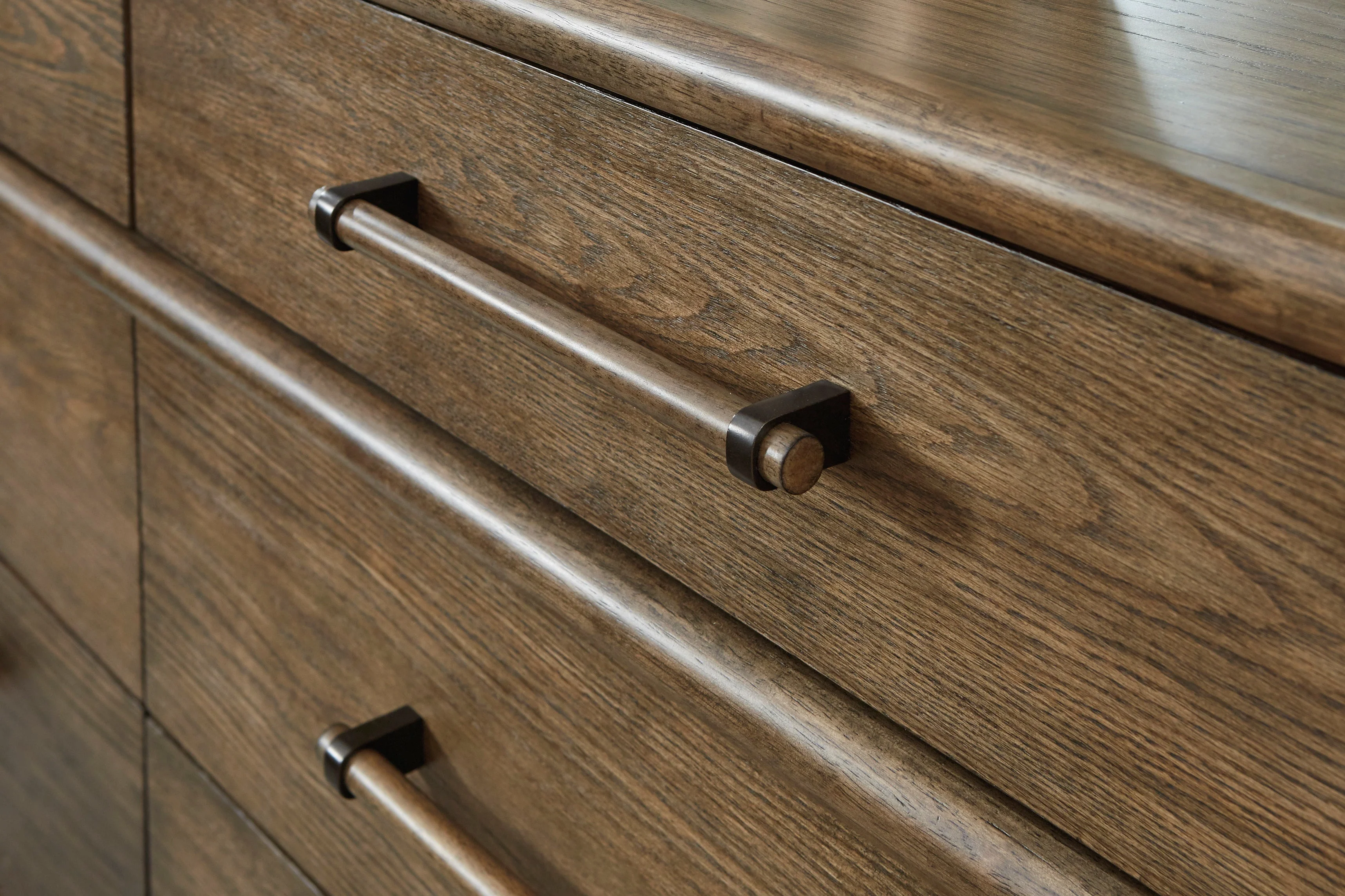 Roanhowe Dresser - Image 3