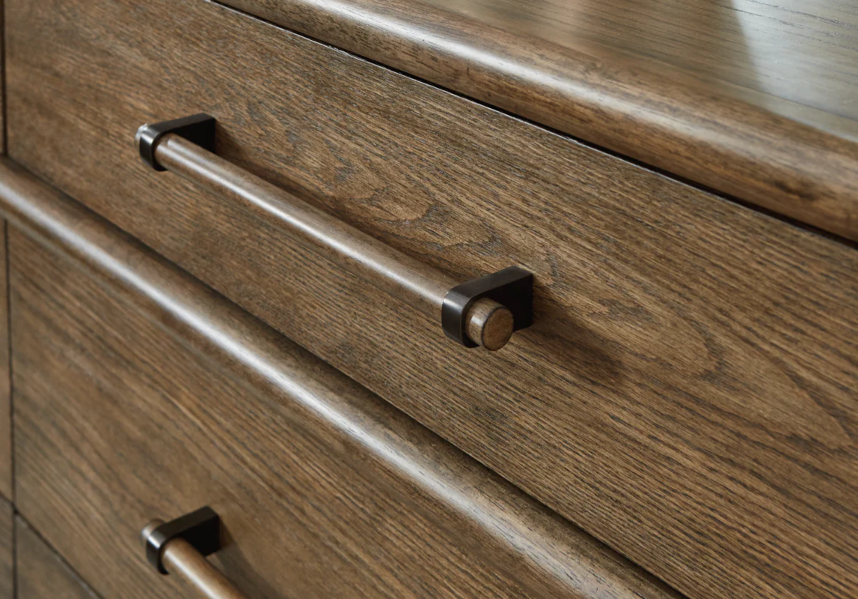 Roanhowe Nightstand - Image 3