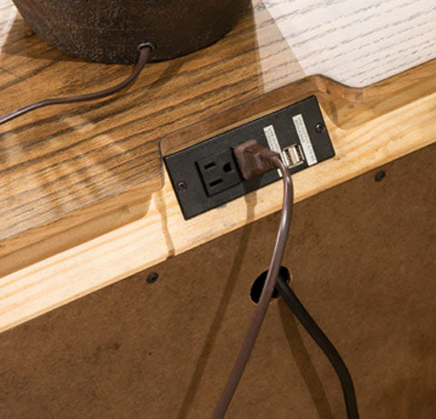 Roanhowe Nightstand - Image 5