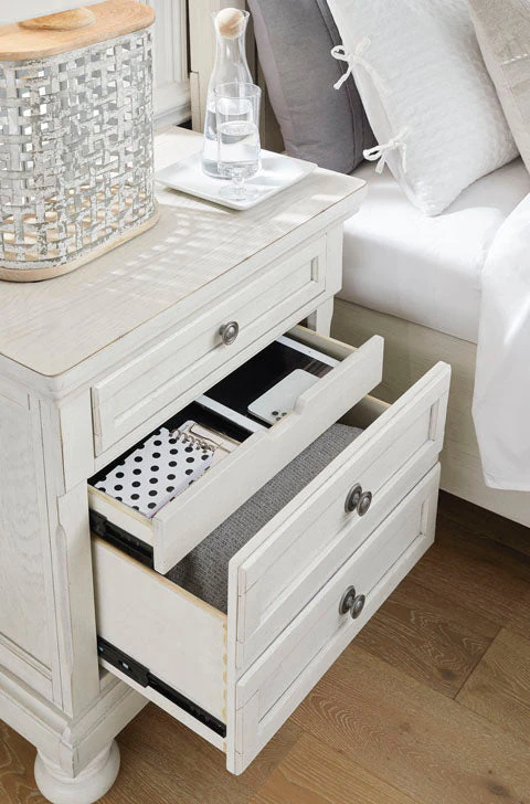 Robbinsdale King Panel bedroom - Image 3