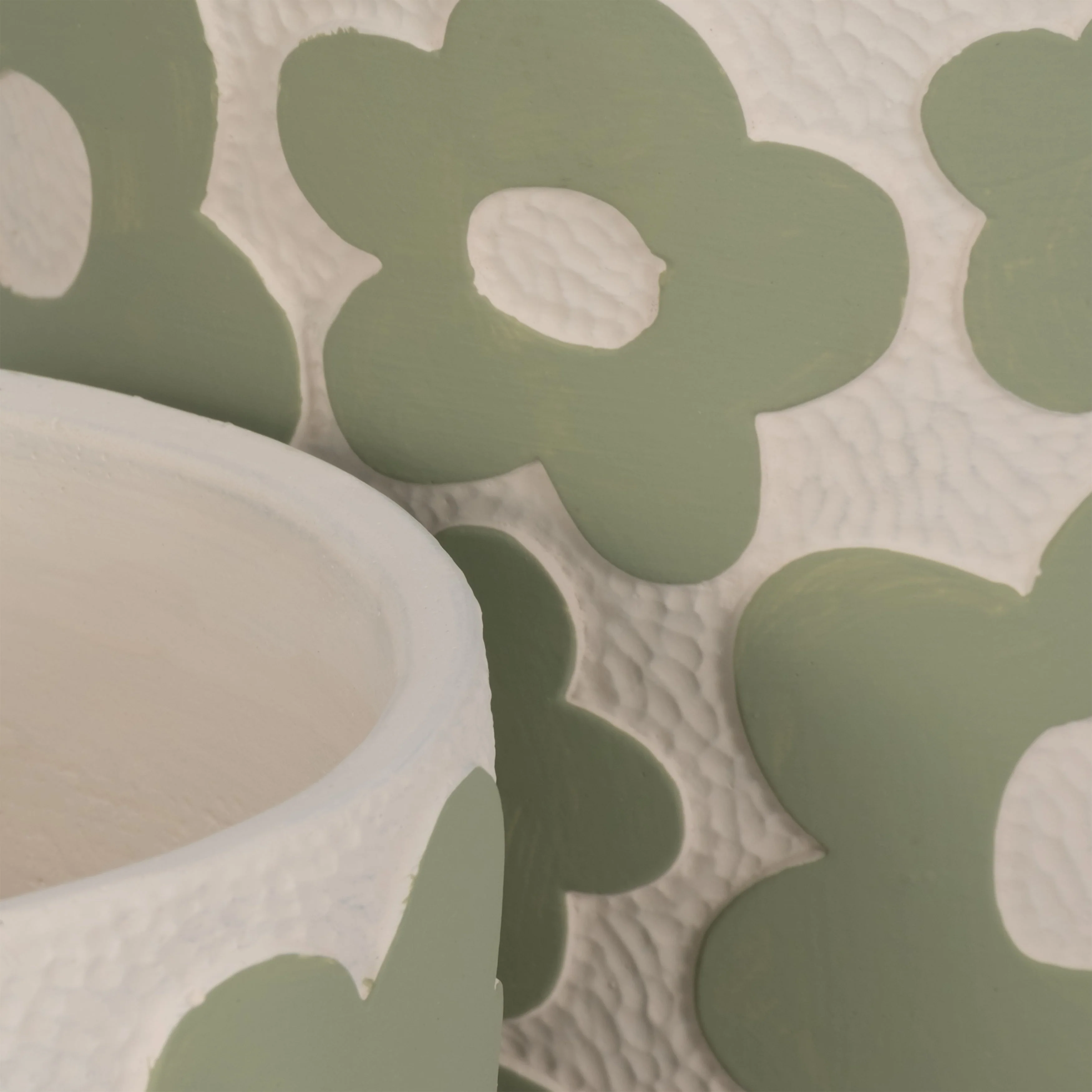 S/2 7/9" Flower Power Planters, Light Green - Image 5