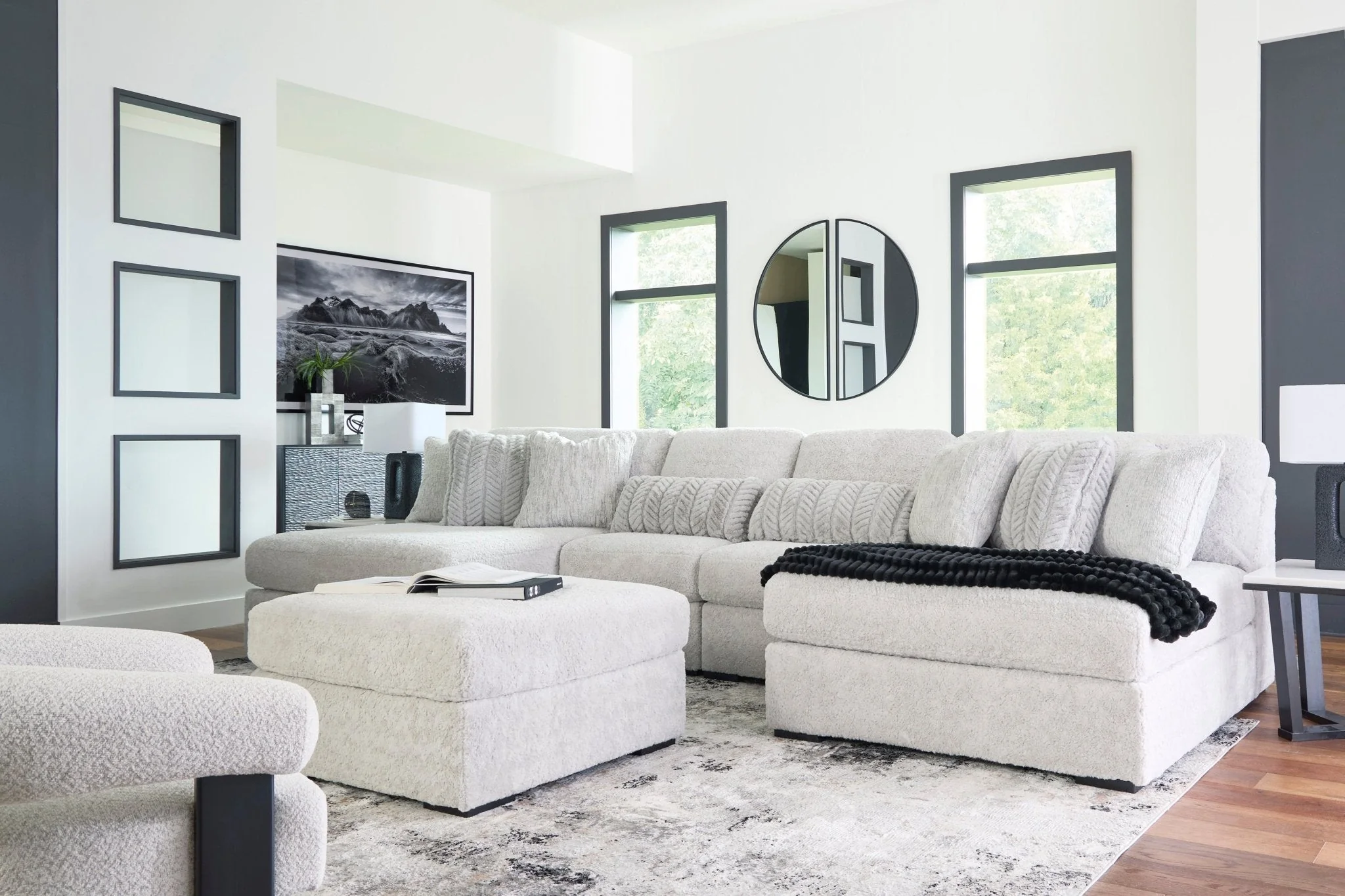 Snodoodle 3-Piece Sectional with Chaise - Image 2