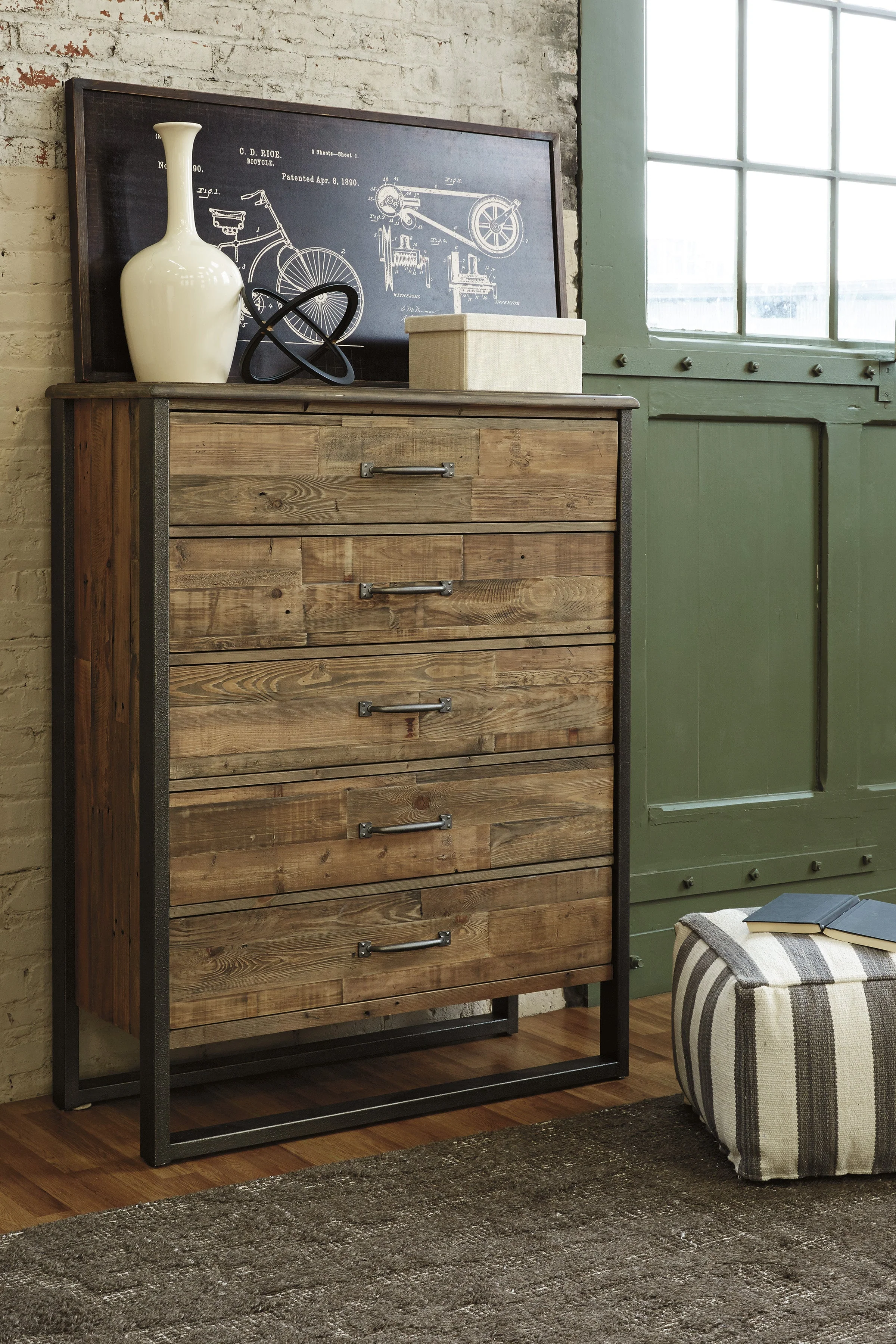 Sommerford Five Drawer Chest - Image 2