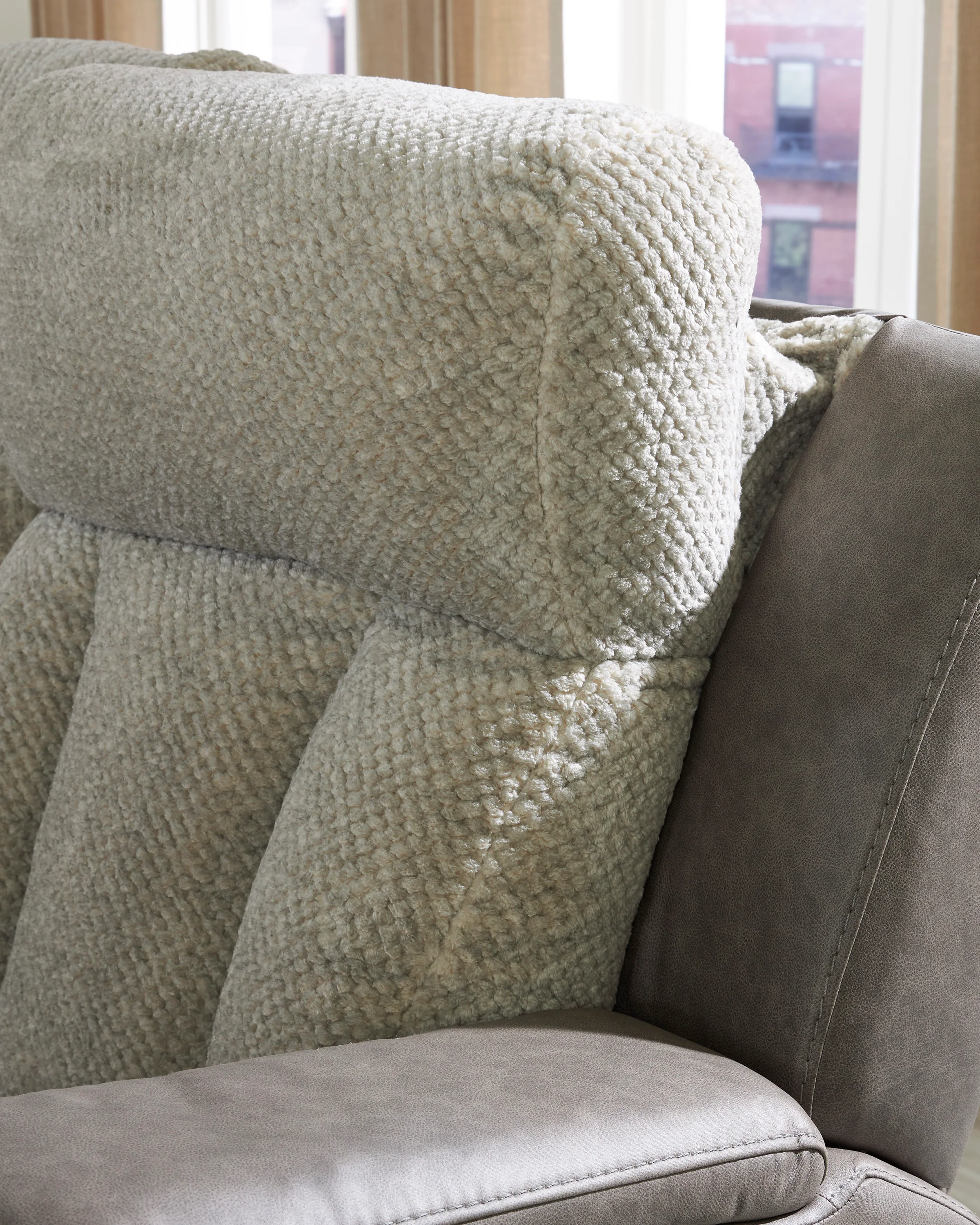 Stately Check PWR Set /ADJ Headrest - Image 29