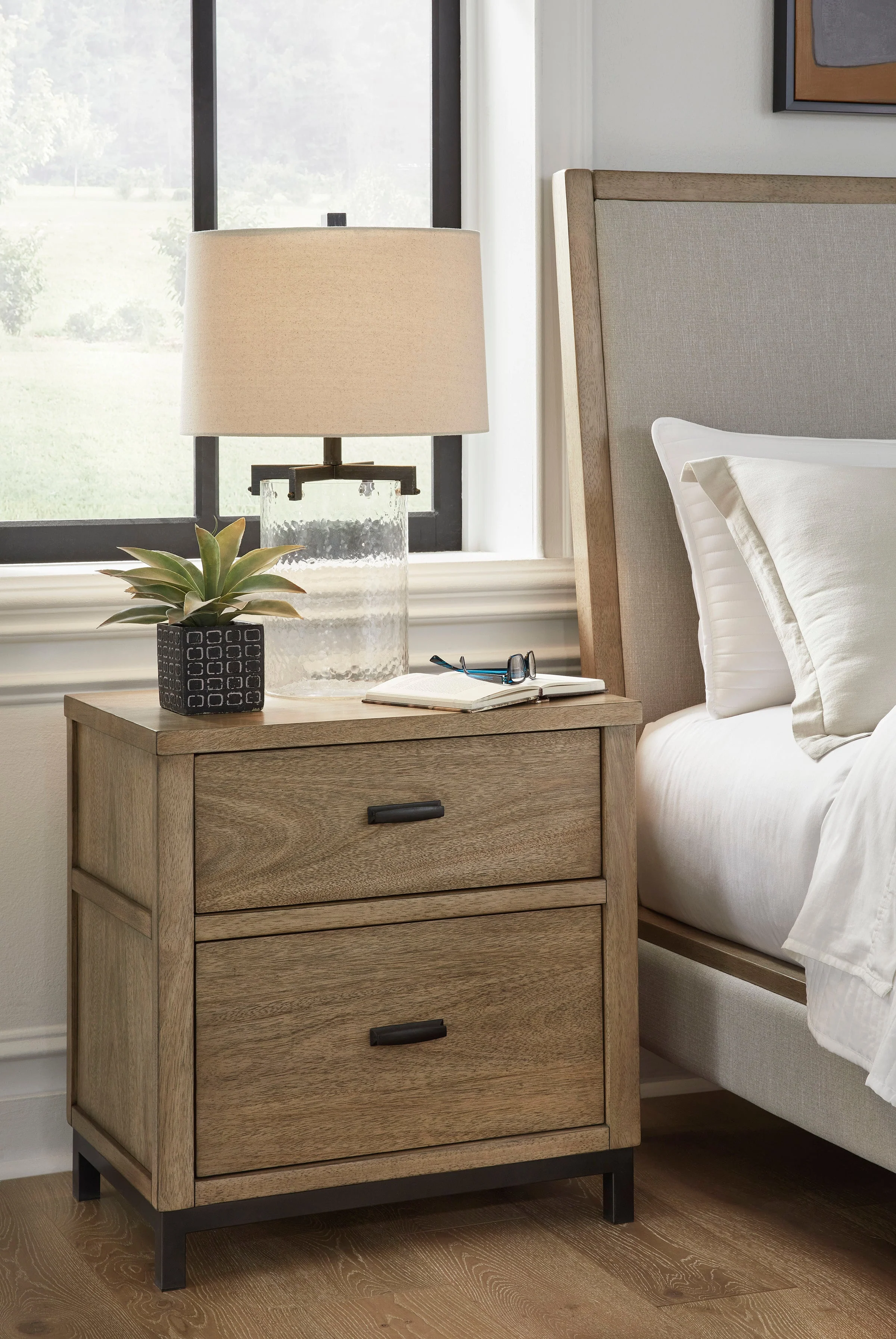 Tomtyn Nightstand - Image 6