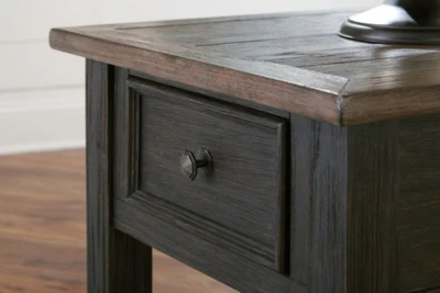 Tyler Creek End Table - Image 9