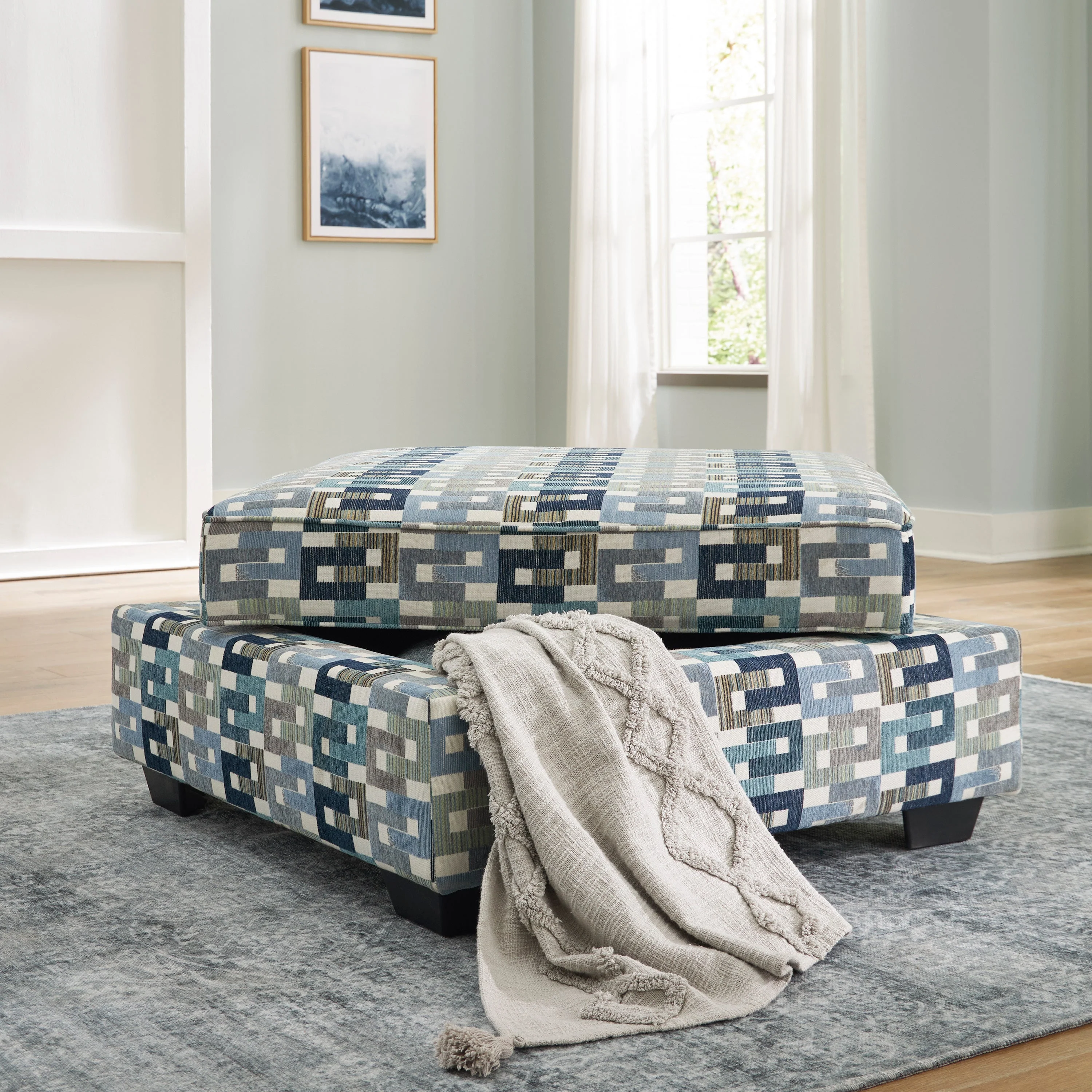 Valerano Ottoman With Storage - Image 3