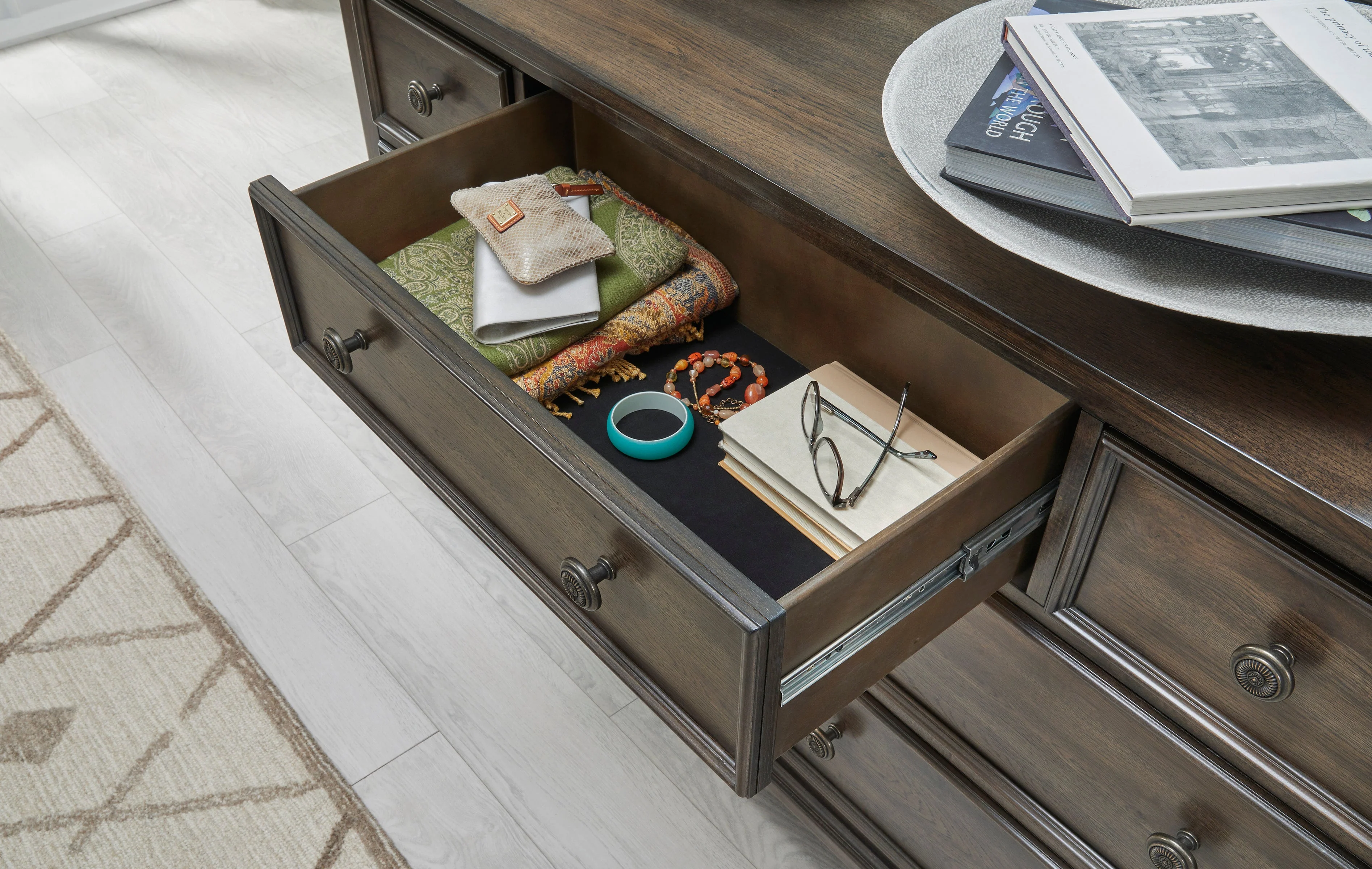 Veramond Dresser - Image 4