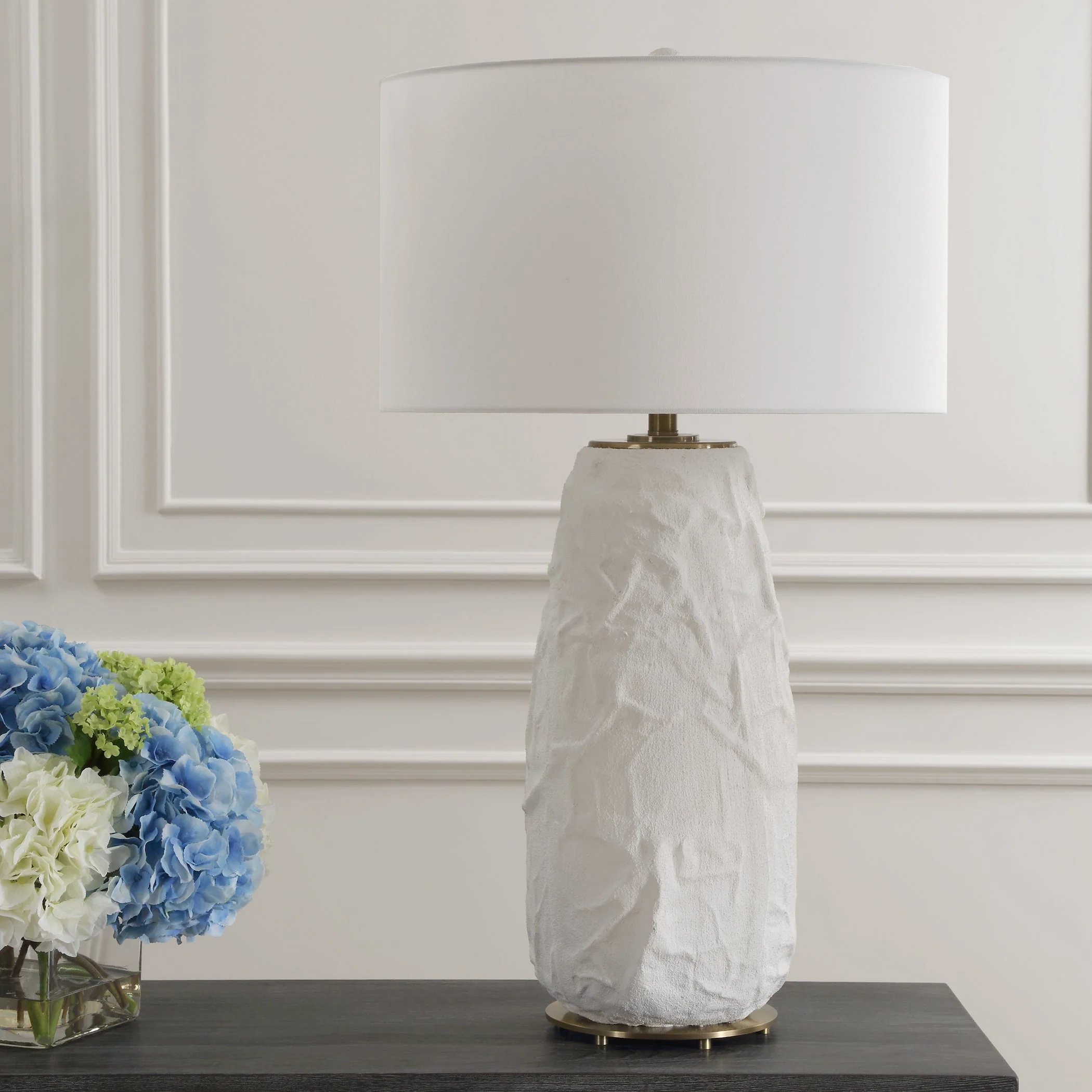 Vida White Table Lamp - Image 3