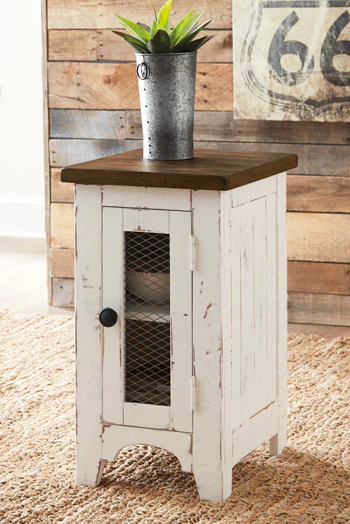 Wystfield Chairside End Table - Image 5